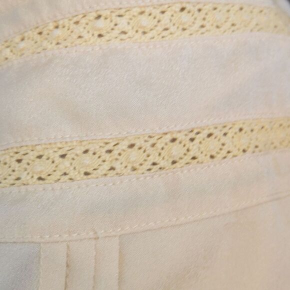 The Limited yellow mixed media short sleeve lightweight blouse top, size M - Picture 8 of 8